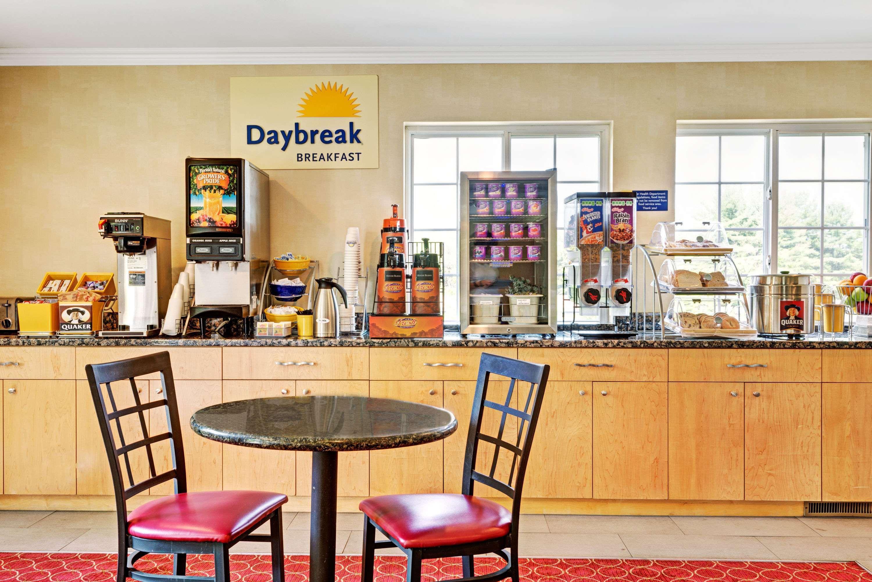 Econo Lodge Bethel - Danbury Dış mekan fotoğraf