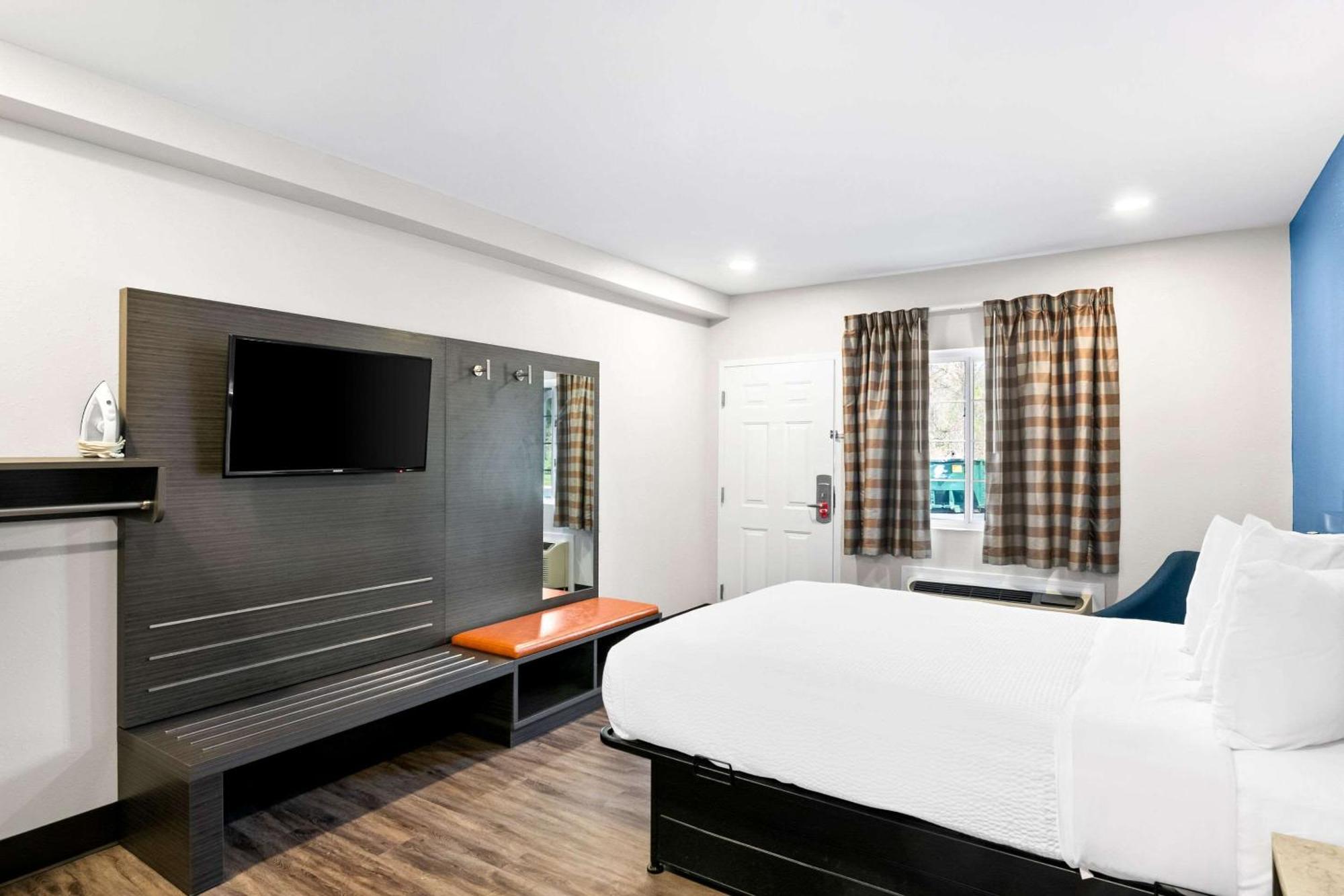 Econo Lodge Bethel - Danbury Dış mekan fotoğraf